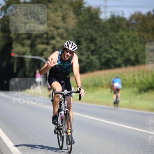 01.09.2024 - 17. Tribühne Triathlon H.Heesch http://msf.ph/oto/6949252 01.09.2024 12:07:40 Radfahren 482, 691 meine-sportfotos.de