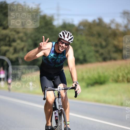 01.09.2024 - 17. Tribühne Triathlon H.Heesch http://msf.ph/oto/6949261 01.09.2024 12:07:41 Radfahren 369, 482, 603, 691 meine-sportfotos.de