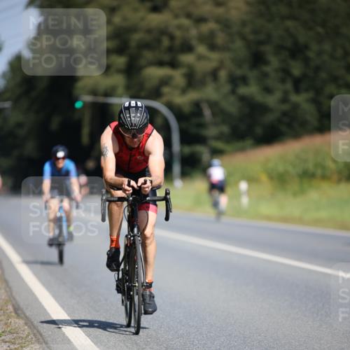 01.09.2024 - 17. Tribühne Triathlon H.Heesch http://msf.ph/oto/6949373 01.09.2024 12:08:13 Radfahren 501, 609, 613, 687 meine-sportfotos.de