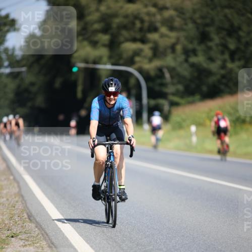 01.09.2024 - 17. Tribühne Triathlon H.Heesch http://msf.ph/oto/6949398 01.09.2024 12:08:15 Radfahren 501, 601, 609, 687 meine-sportfotos.de