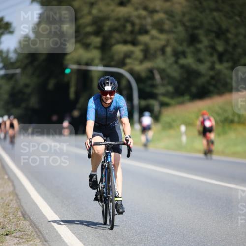 01.09.2024 - 17. Tribühne Triathlon H.Heesch http://msf.ph/oto/6949402 01.09.2024 12:08:15 Radfahren 501, 601, 609, 687 meine-sportfotos.de