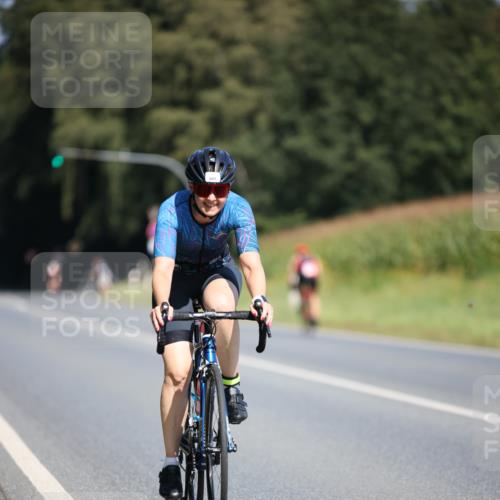 01.09.2024 - 17. Tribühne Triathlon H.Heesch http://msf.ph/oto/6949416 01.09.2024 12:08:15 Radfahren 501, 601, 609, 687 meine-sportfotos.de