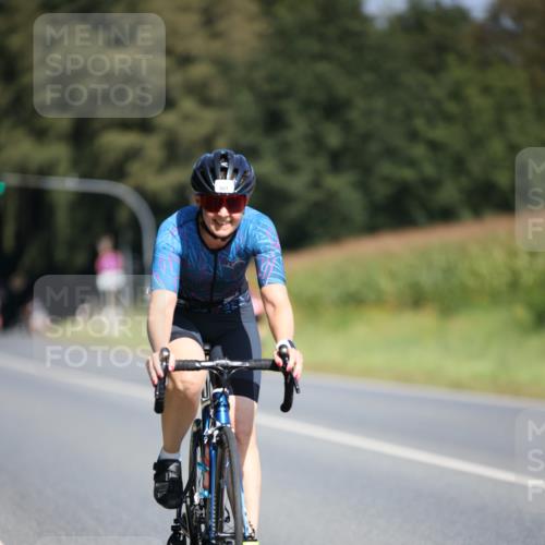 01.09.2024 - 17. Tribühne Triathlon H.Heesch http://msf.ph/oto/6949422 01.09.2024 12:08:15 Radfahren 501, 601, 609, 687 meine-sportfotos.de