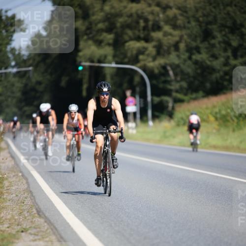 01.09.2024 - 17. Tribühne Triathlon H.Heesch http://msf.ph/oto/6949437 01.09.2024 12:08:23 Radfahren 579, 595, 601, 632, 656, 679 meine-sportfotos.de