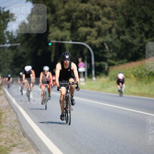 01.09.2024 - 17. Tribühne Triathlon H.Heesch http://msf.ph/oto/6949439 01.09.2024 12:08:23 Radfahren 579, 595, 601, 632, 656, 679 meine-sportfotos.de