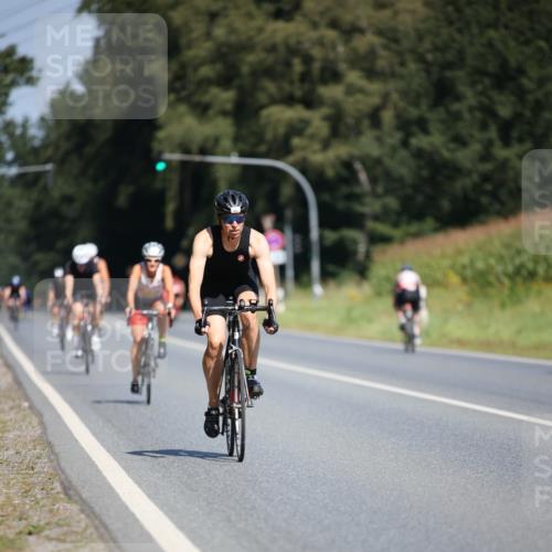 01.09.2024 - 17. Tribühne Triathlon H.Heesch http://msf.ph/oto/6949443 01.09.2024 12:08:23 Radfahren 579, 595, 601, 632, 656, 679 meine-sportfotos.de