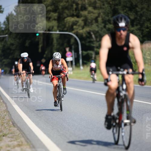 01.09.2024 - 17. Tribühne Triathlon H.Heesch http://msf.ph/oto/6949467 01.09.2024 12:08:24 Radfahren 579, 595, 601, 632, 656, 679 meine-sportfotos.de