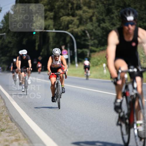 01.09.2024 - 17. Tribühne Triathlon H.Heesch http://msf.ph/oto/6949473 01.09.2024 12:08:24 Radfahren 579, 595, 601, 632, 656, 679 meine-sportfotos.de
