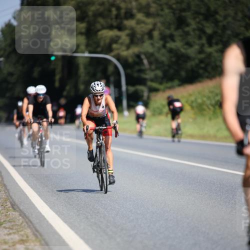 01.09.2024 - 17. Tribühne Triathlon H.Heesch http://msf.ph/oto/6949481 01.09.2024 12:08:24 Radfahren 579, 595, 601, 632, 656, 679 meine-sportfotos.de