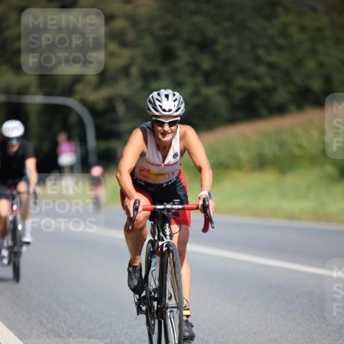 01.09.2024 - 17. Tribühne Triathlon H.Heesch http://msf.ph/oto/6949507 01.09.2024 12:08:26 Radfahren 579, 595, 601, 632, 656, 679 meine-sportfotos.de