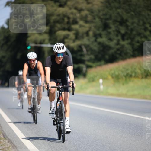 01.09.2024 - 17. Tribühne Triathlon H.Heesch http://msf.ph/oto/6949509 01.09.2024 12:08:27 Radfahren 468, 579, 595, 632, 656, 679 meine-sportfotos.de