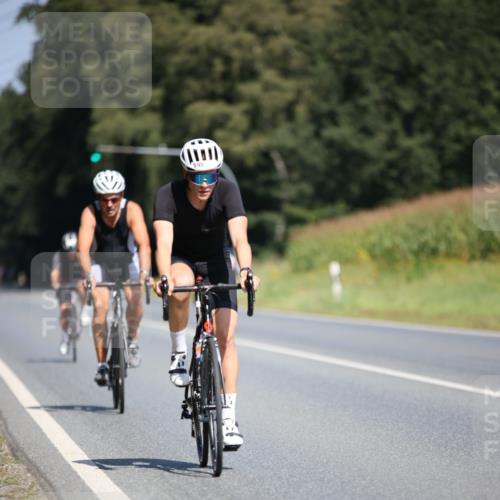 01.09.2024 - 17. Tribühne Triathlon H.Heesch http://msf.ph/oto/6949511 01.09.2024 12:08:27 Radfahren 468, 579, 595, 632, 656, 679 meine-sportfotos.de
