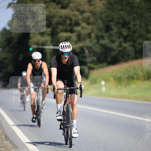 01.09.2024 - 17. Tribühne Triathlon H.Heesch http://msf.ph/oto/6949513 01.09.2024 12:08:27 Radfahren 468, 579, 595, 632, 656, 679 meine-sportfotos.de