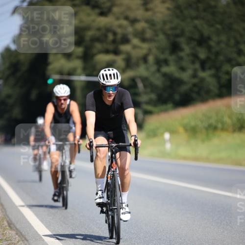 01.09.2024 - 17. Tribühne Triathlon H.Heesch http://msf.ph/oto/6949515 01.09.2024 12:08:27 Radfahren 468, 579, 595, 632, 656, 679 meine-sportfotos.de