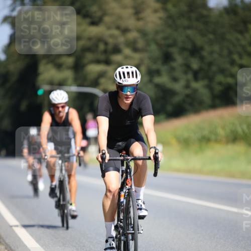01.09.2024 - 17. Tribühne Triathlon H.Heesch http://msf.ph/oto/6949521 01.09.2024 12:08:27 Radfahren 468, 579, 595, 632, 656, 679 meine-sportfotos.de