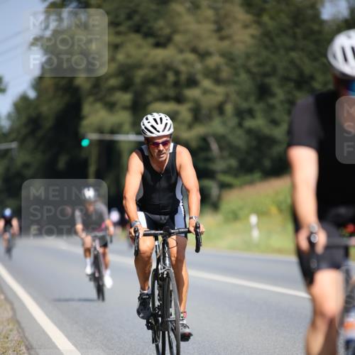 01.09.2024 - 17. Tribühne Triathlon H.Heesch http://msf.ph/oto/6949525 01.09.2024 12:08:28 Radfahren 468, 579, 595, 632, 656, 679 meine-sportfotos.de