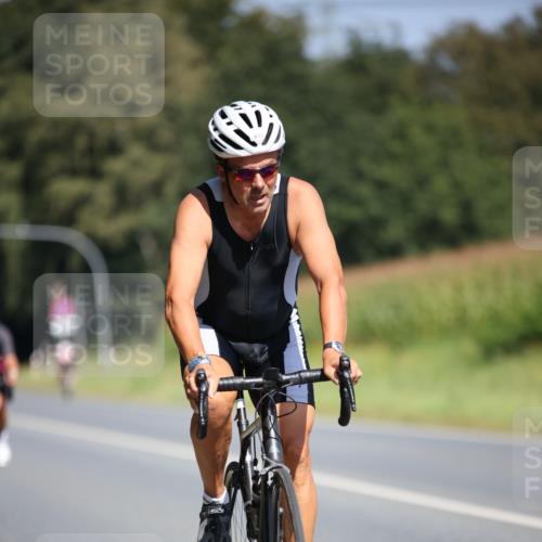 01.09.2024 - 17. Tribühne Triathlon H.Heesch http://msf.ph/oto/6949543 01.09.2024 12:08:28 Radfahren 468, 579, 595, 632, 656, 679 meine-sportfotos.de