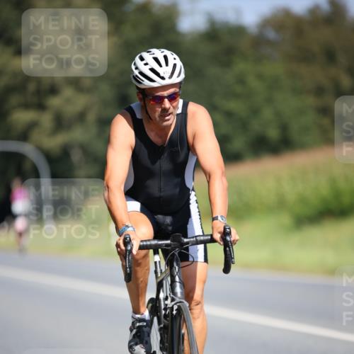 01.09.2024 - 17. Tribühne Triathlon H.Heesch http://msf.ph/oto/6949544 01.09.2024 12:08:28 Radfahren 468, 579, 595, 632, 656, 679 meine-sportfotos.de