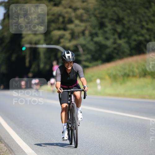 01.09.2024 - 17. Tribühne Triathlon H.Heesch http://msf.ph/oto/6949548 01.09.2024 12:08:30 Radfahren 468, 579, 632, 656, 694 meine-sportfotos.de