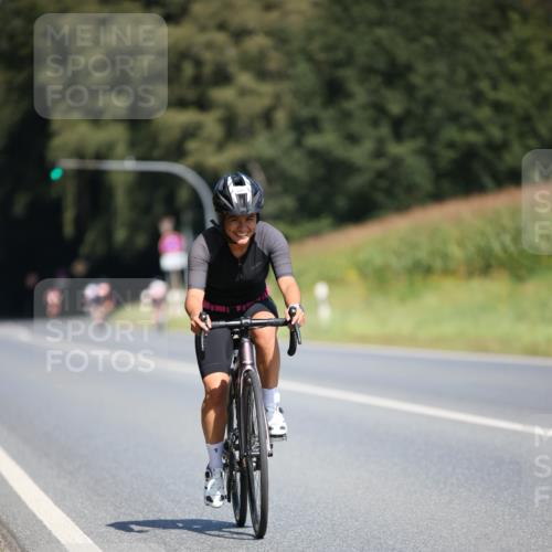 01.09.2024 - 17. Tribühne Triathlon H.Heesch http://msf.ph/oto/6949552 01.09.2024 12:08:30 Radfahren 468, 579, 632, 656, 694 meine-sportfotos.de