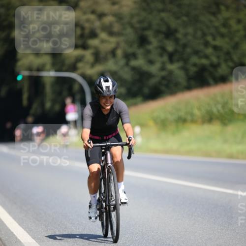 01.09.2024 - 17. Tribühne Triathlon H.Heesch http://msf.ph/oto/6949554 01.09.2024 12:08:30 Radfahren 468, 579, 632, 656, 694 meine-sportfotos.de