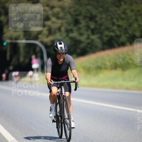 01.09.2024 - 17. Tribühne Triathlon H.Heesch http://msf.ph/oto/6949556 01.09.2024 12:08:30 Radfahren 468, 579, 632, 656, 694 meine-sportfotos.de