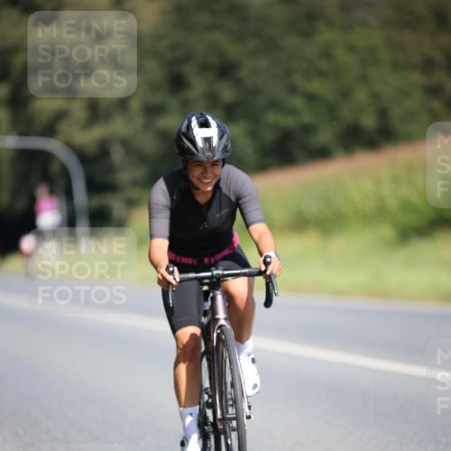 01.09.2024 - 17. Tribühne Triathlon H.Heesch http://msf.ph/oto/6949564 01.09.2024 12:08:30 Radfahren 468, 579, 632, 656, 694 meine-sportfotos.de