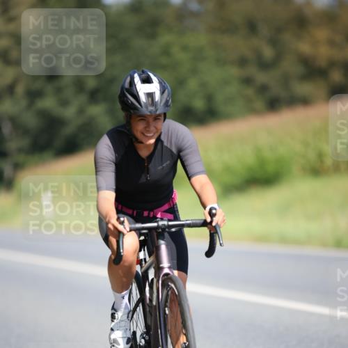 01.09.2024 - 17. Tribühne Triathlon H.Heesch http://msf.ph/oto/6949571 01.09.2024 12:08:31 Radfahren 468, 579, 656, 694 meine-sportfotos.de