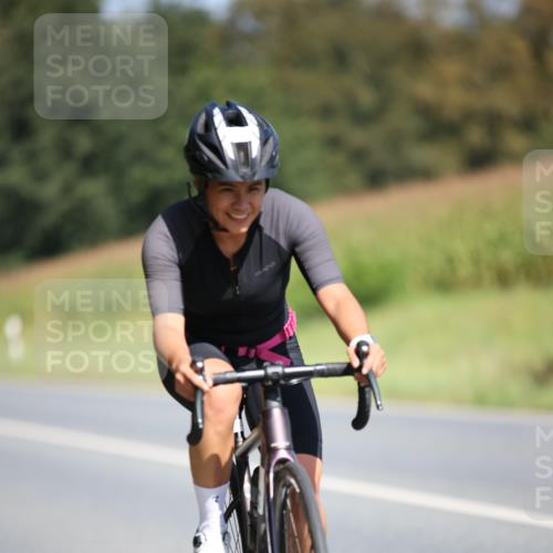 01.09.2024 - 17. Tribühne Triathlon H.Heesch http://msf.ph/oto/6949572 01.09.2024 12:08:31 Radfahren 468, 579, 656, 694 meine-sportfotos.de