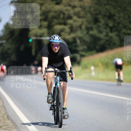 01.09.2024 - 17. Tribühne Triathlon H.Heesch http://msf.ph/oto/6949576 01.09.2024 12:08:36 Radfahren 468, 638, 694, 713 meine-sportfotos.de