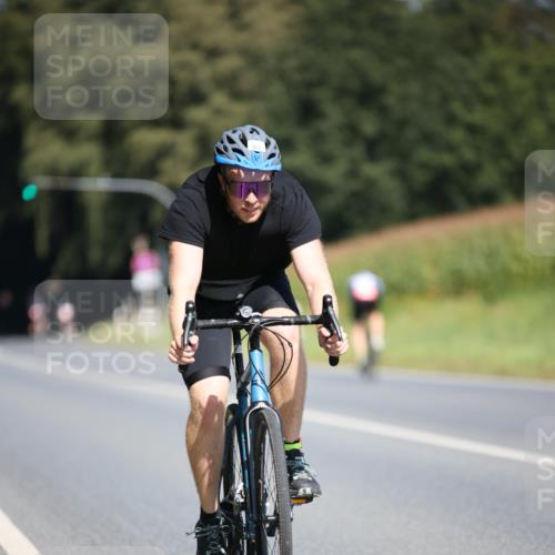 01.09.2024 - 17. Tribühne Triathlon H.Heesch http://msf.ph/oto/6949591 01.09.2024 12:08:37 Radfahren 468, 638, 694, 713 meine-sportfotos.de