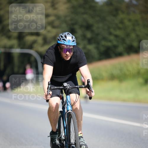 01.09.2024 - 17. Tribühne Triathlon H.Heesch http://msf.ph/oto/6949593 01.09.2024 12:08:37 Radfahren 468, 638, 694, 713 meine-sportfotos.de