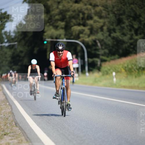 01.09.2024 - 17. Tribühne Triathlon H.Heesch http://msf.ph/oto/6949602 01.09.2024 12:08:43 Radfahren 585, 594, 630, 638, 713 meine-sportfotos.de