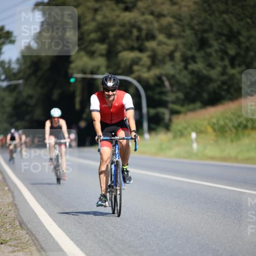 01.09.2024 - 17. Tribühne Triathlon H.Heesch http://msf.ph/oto/6949610 01.09.2024 12:08:43 Radfahren 585, 594, 630, 638, 713 meine-sportfotos.de