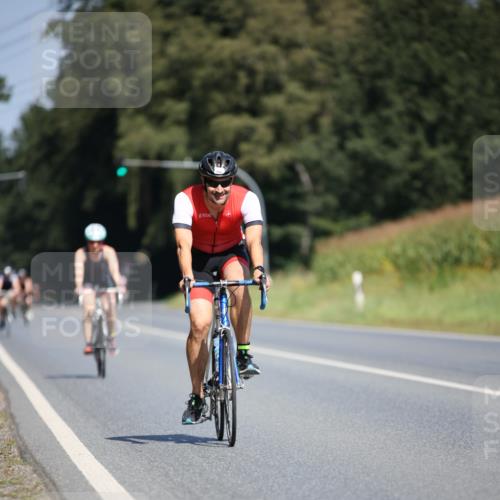 01.09.2024 - 17. Tribühne Triathlon H.Heesch http://msf.ph/oto/6949614 01.09.2024 12:08:43 Radfahren 585, 594, 630, 638, 713 meine-sportfotos.de