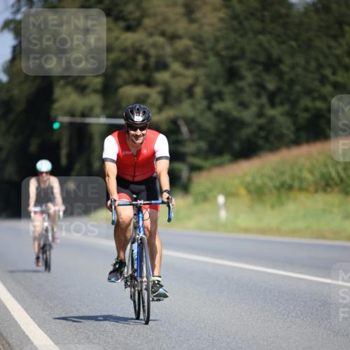 01.09.2024 - 17. Tribühne Triathlon H.Heesch http://msf.ph/oto/6949619 01.09.2024 12:08:43 Radfahren 585, 594, 630, 638, 713 meine-sportfotos.de