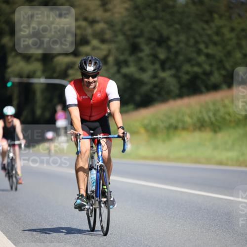 01.09.2024 - 17. Tribühne Triathlon H.Heesch http://msf.ph/oto/6949627 01.09.2024 12:08:44 Radfahren 585, 594, 630, 638, 662, 713 meine-sportfotos.de