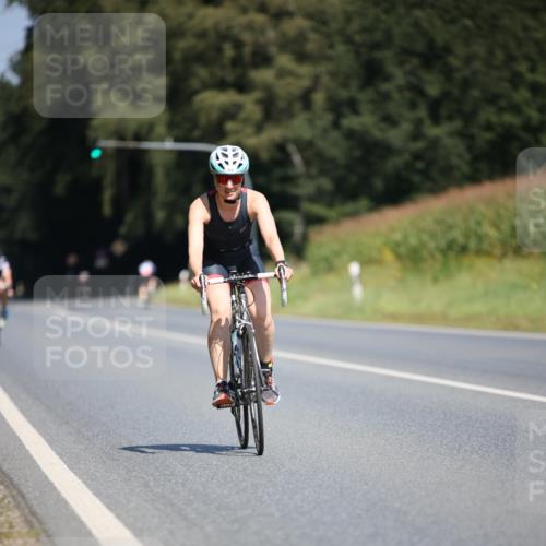 01.09.2024 - 17. Tribühne Triathlon H.Heesch http://msf.ph/oto/6949635 01.09.2024 12:08:45 Radfahren 585, 594, 630, 638, 662, 713 meine-sportfotos.de