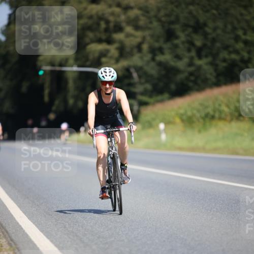 01.09.2024 - 17. Tribühne Triathlon H.Heesch http://msf.ph/oto/6949637 01.09.2024 12:08:45 Radfahren 585, 594, 630, 638, 662, 713 meine-sportfotos.de