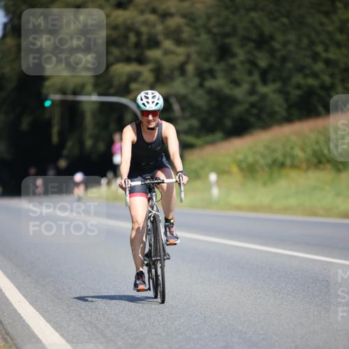 01.09.2024 - 17. Tribühne Triathlon H.Heesch http://msf.ph/oto/6949639 01.09.2024 12:08:45 Radfahren 585, 594, 630, 638, 662, 713 meine-sportfotos.de