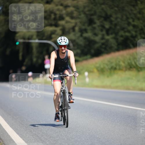 01.09.2024 - 17. Tribühne Triathlon H.Heesch http://msf.ph/oto/6949641 01.09.2024 12:08:45 Radfahren 585, 594, 630, 638, 662, 713 meine-sportfotos.de