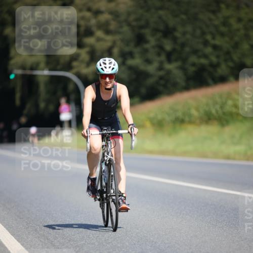01.09.2024 - 17. Tribühne Triathlon H.Heesch http://msf.ph/oto/6949645 01.09.2024 12:08:46 Radfahren 585, 594, 630, 638, 662, 713 meine-sportfotos.de