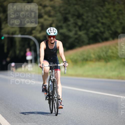 01.09.2024 - 17. Tribühne Triathlon H.Heesch http://msf.ph/oto/6949647 01.09.2024 12:08:46 Radfahren 585, 594, 630, 638, 662, 713 meine-sportfotos.de