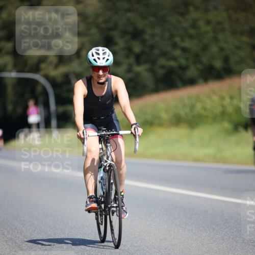 01.09.2024 - 17. Tribühne Triathlon H.Heesch http://msf.ph/oto/6949651 01.09.2024 12:08:46 Radfahren 585, 594, 630, 638, 662, 713 meine-sportfotos.de