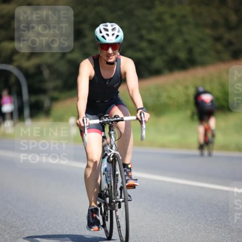 01.09.2024 - 17. Tribühne Triathlon H.Heesch http://msf.ph/oto/6949657 01.09.2024 12:08:46 Radfahren 585, 594, 630, 638, 662, 713 meine-sportfotos.de