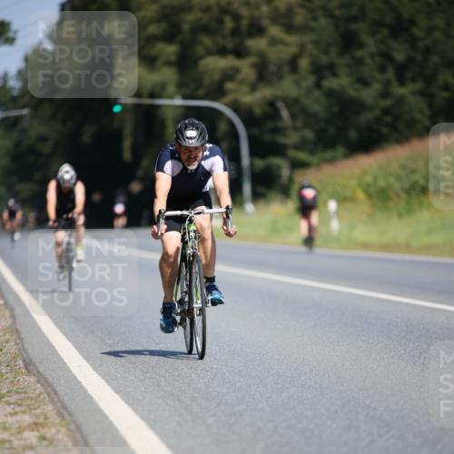 01.09.2024 - 17. Tribühne Triathlon H.Heesch http://msf.ph/oto/6949659 01.09.2024 12:08:50 Radfahren 585, 594, 630, 662 meine-sportfotos.de
