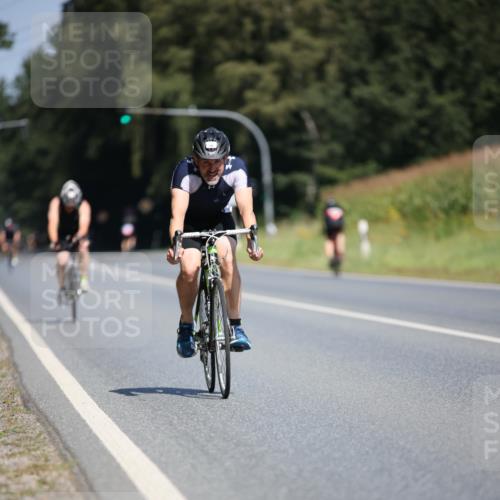 01.09.2024 - 17. Tribühne Triathlon H.Heesch http://msf.ph/oto/6949661 01.09.2024 12:08:50 Radfahren 585, 594, 630, 662 meine-sportfotos.de