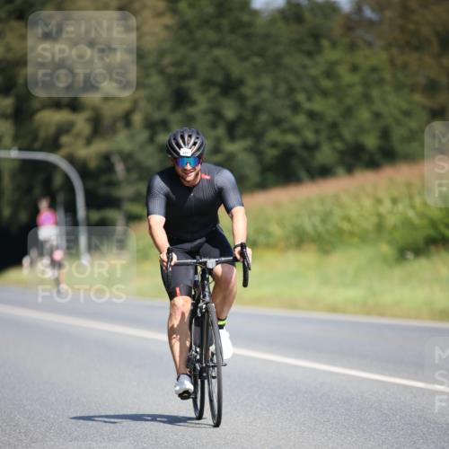 01.09.2024 - 17. Tribühne Triathlon H.Heesch http://msf.ph/oto/6949714 01.09.2024 12:09:02 Radfahren 600, 612, 622, 664, 683 meine-sportfotos.de