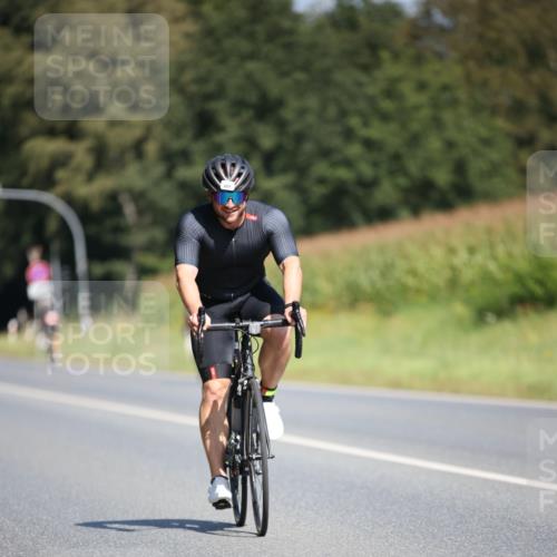 01.09.2024 - 17. Tribühne Triathlon H.Heesch http://msf.ph/oto/6949716 01.09.2024 12:09:02 Radfahren 600, 612, 622, 664, 683 meine-sportfotos.de