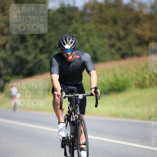 01.09.2024 - 17. Tribühne Triathlon H.Heesch http://msf.ph/oto/6949726 01.09.2024 12:09:02 Radfahren 600, 612, 622, 664, 683 meine-sportfotos.de